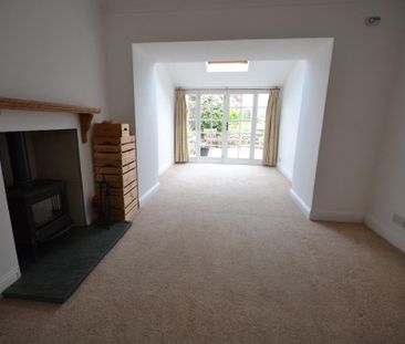 4 bedroom terraced house to rent - Photo 2