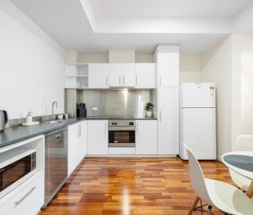 Fully Furnished Spacious Townhouse in Tranquil Lifestyle Precinct - Photo 4