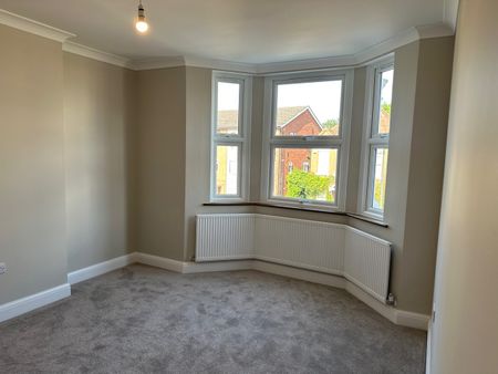 3 Bed Flat, Welldon Crescent, HA1 - Photo 4