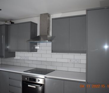 3 bedroom semi-detached house to rent - Photo 6