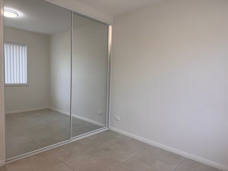 3 BEDROOM GRANNY FLAT WALKING DISTANCE TO CABRAMATTA STATION - Photo 2