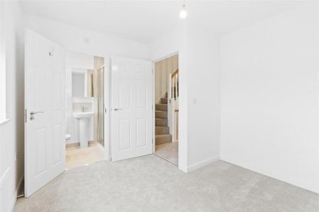 4 bedroom terraced house to rent - Photo 2