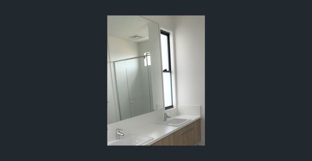 Modern Designer Home in Rochedale Estate - Photo 1