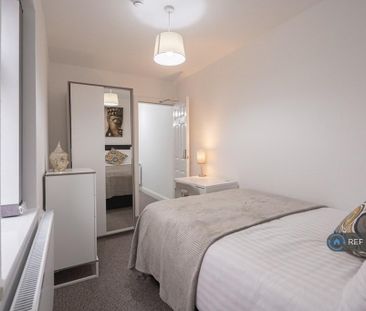 1 bedroom in a house share to rent - Photo 5