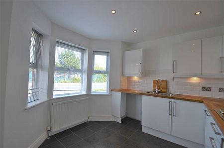 3 bedroom detached house to rent - Photo 4