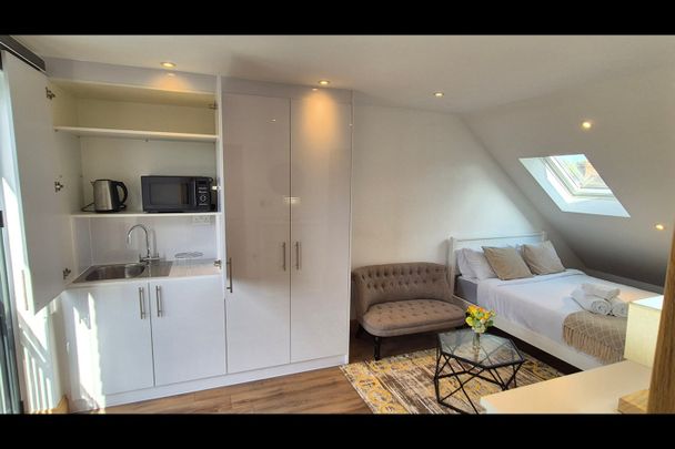 Studio Flat, Sparkbridge Road, HA1 - Photo 1