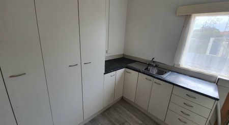 2 Bedroom front flat - Photo 2