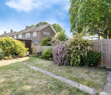 Tilgate 3 bedroom house to rent - Photo 2