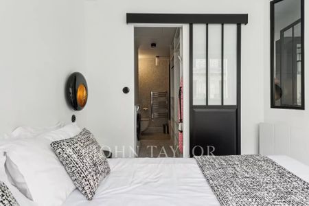 Appartement à louer Paris 8Ème - Madeleine, Paris Rive Droite, France3 000 EUR / Mois - Photo 2