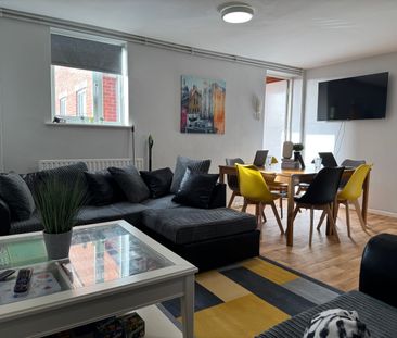 Room 6 & 7, 21 Albert Square, NG7 2FH, NOTTINGHAM - Photo 2