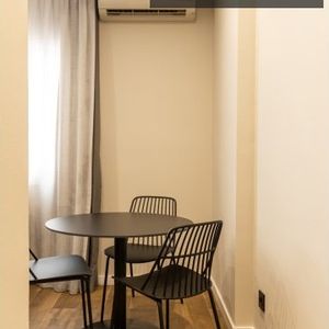 barcelona, Catalonia 08021 - Photo 2