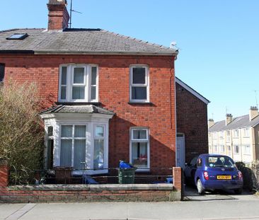 5 bedroom end of terrace house to rent - Photo 2