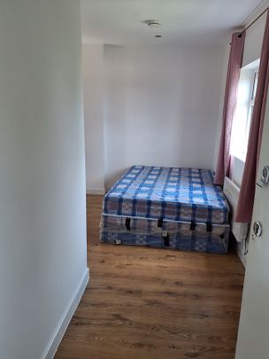 Studio Flat, Bellingham Road, SE6 - Photo 1