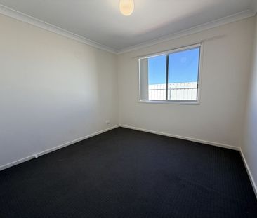 Low maintenance home - Photo 4