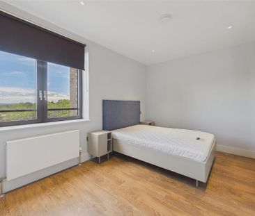 3 bedroom apartment to rent - Photo 4