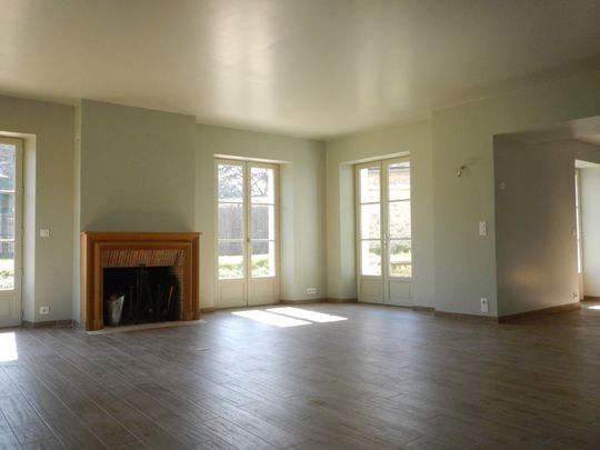 Location Maison 7 pièces 143m² LA CELLE LES BORDES 78720 - Photo 1