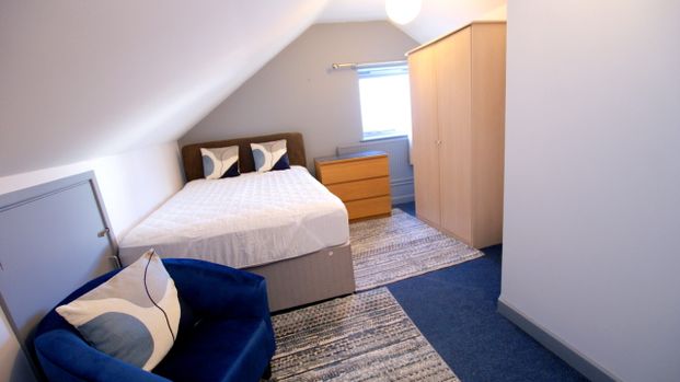 Room 5, 1 Montpellier Retreat, CHELTENHAM GL502XG - Photo 1