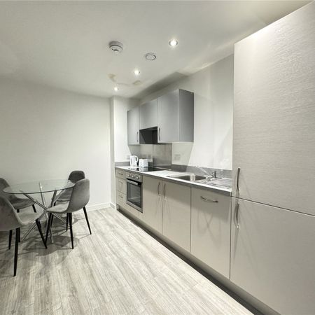 1 bedroom Flat To Rent - Photo 3