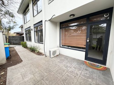 1/33 Gordon Street, Balwyn VIC 3103 - Photo 2