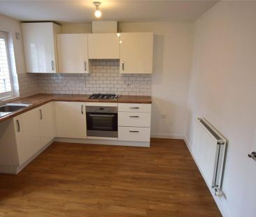 3 bedroom semi-detached house to rent - Photo 6