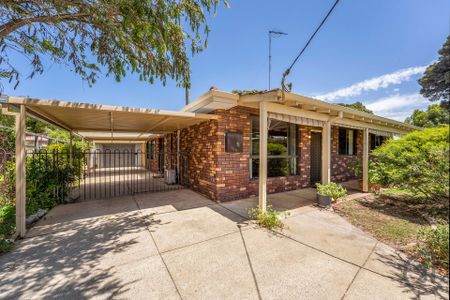 3 Bedroom Beachside Home - Photo 4