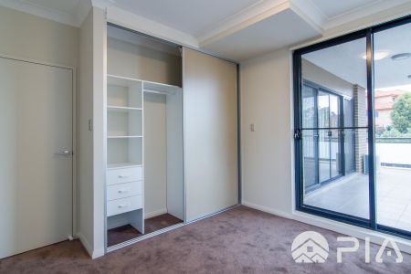 Spacious two bedroom apartments + Study for lease! Walking distance to Norwest business park - Photo 2