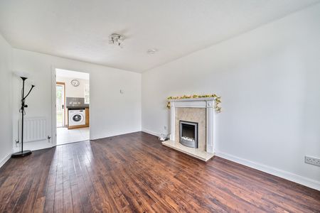 Terraced House to rent - Nelson Mandela Road, London, SE3 - Photo 5