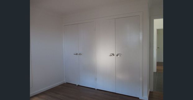 3 BEDROOM HOME CLOSE TO THE WATER!! - Photo 1