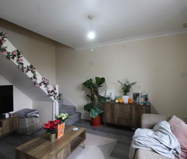 34 Cairnside, High Wycombe - Photo 1