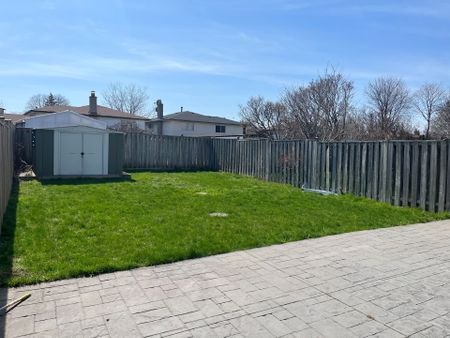 For Lease - 2615 Windjammer Road Unit# Upper, Mississauga, Ontario - Photo 4