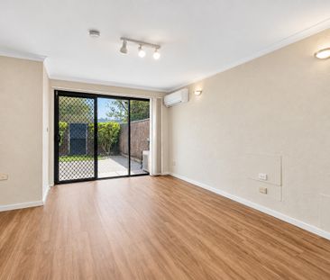 12 Sportsman Drive, West Lakes SA 5021 - Photo 2