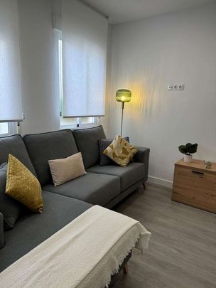 2 room luxury Flat for rent in Madrid, Spain - Photo 1