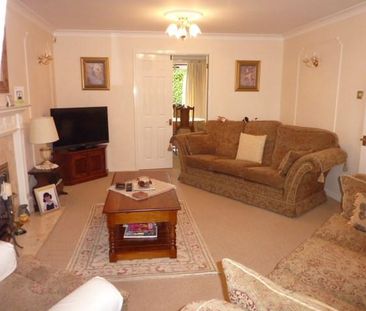 4 bedroom detached house to rent - Photo 2