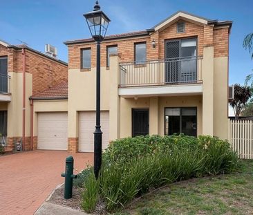 Charming Family Home in Taylors Hill - Photo 5