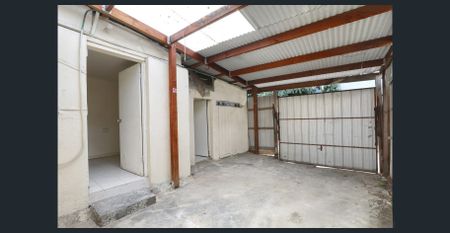 Inner-City Living Minutes from Shops, Cafés and Transport - Photo 3