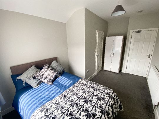 Room 3, 14 Royal Avenue - Photo 1