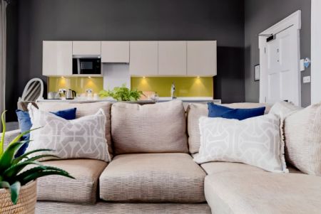 1 bed Apartment - Photo 5