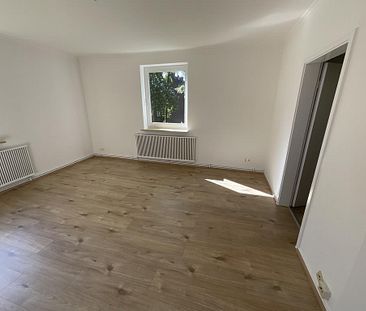 Renovierte 3-Zimmer-Wohnung mit Küche im Jadeviertel zu vermieten! - Foto 2