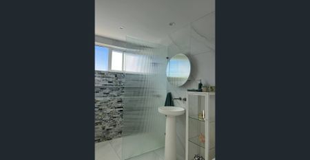 PALM BEACH PENTHOUSE - Ultra-rare and incredibly sought-after. - Photo 3