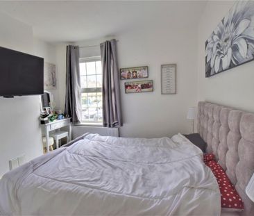 CENTRAL WATFORD - Photo 2