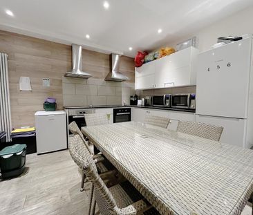 1 bedroom in a house share to rent - Photo 4