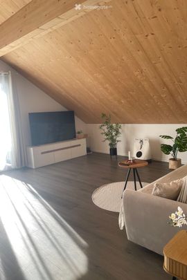 Charmante 4.5-Zimmer-Dachwohnung in Beggingen - Foto 1