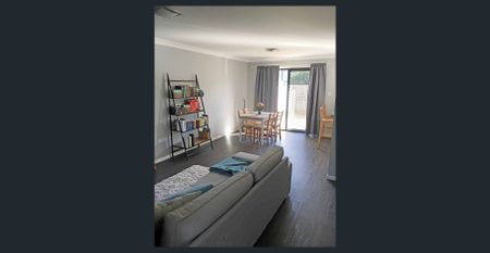 Modern 3 Bedroom - Photo 3