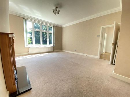 3 bedroom flat to rent - Photo 2