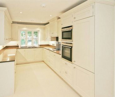 Forge Lane, Welwyn, Hertfordshire, AL6 9NA - Photo 6
