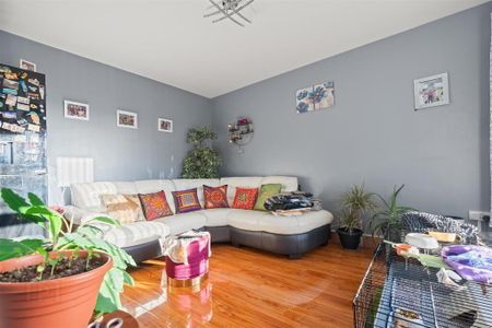 37 Graysfield, Crossgar, Downpatrick, BT30 9HG - Photo 4