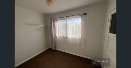 A WELCOMING WEST END HOME - Photo 4