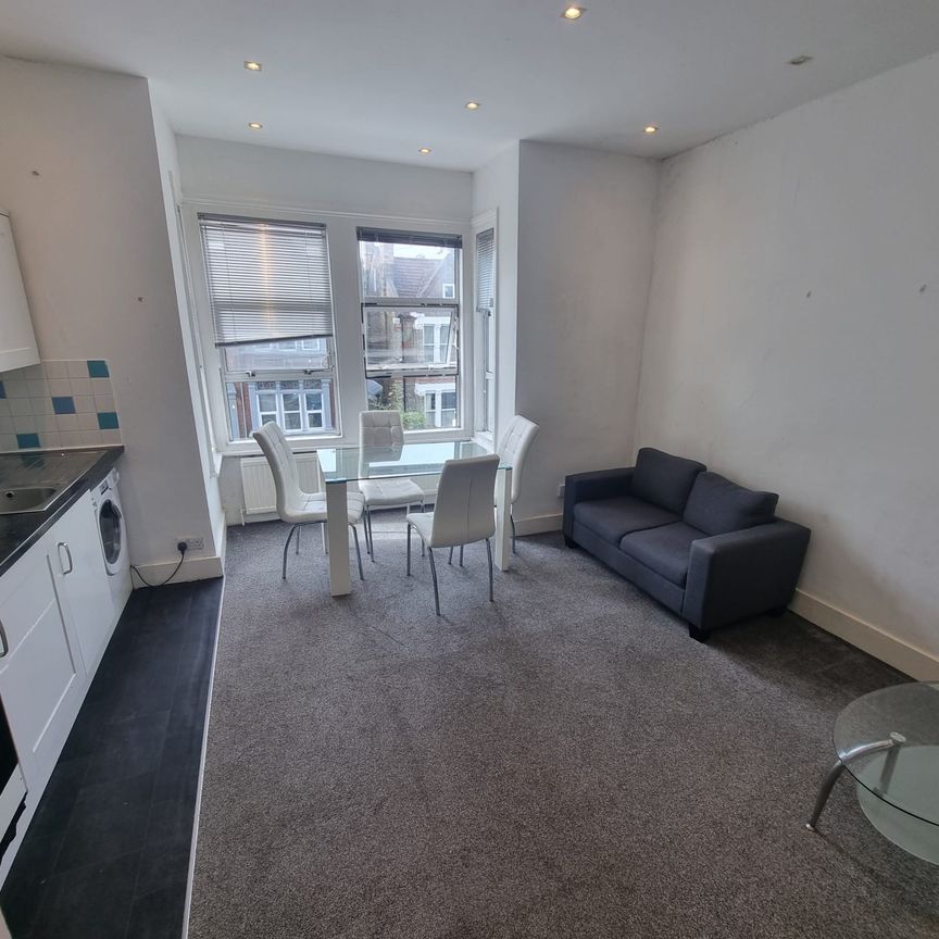 Greenhill Road, Harlesden, NW10 8UD, London - Photo 1