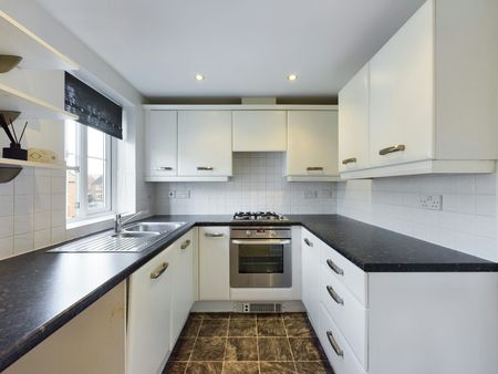 Coach House to rent on - Photo 5