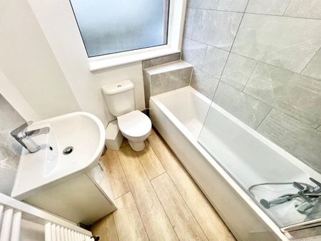 1 bedroom Flat To Let - Photo 5